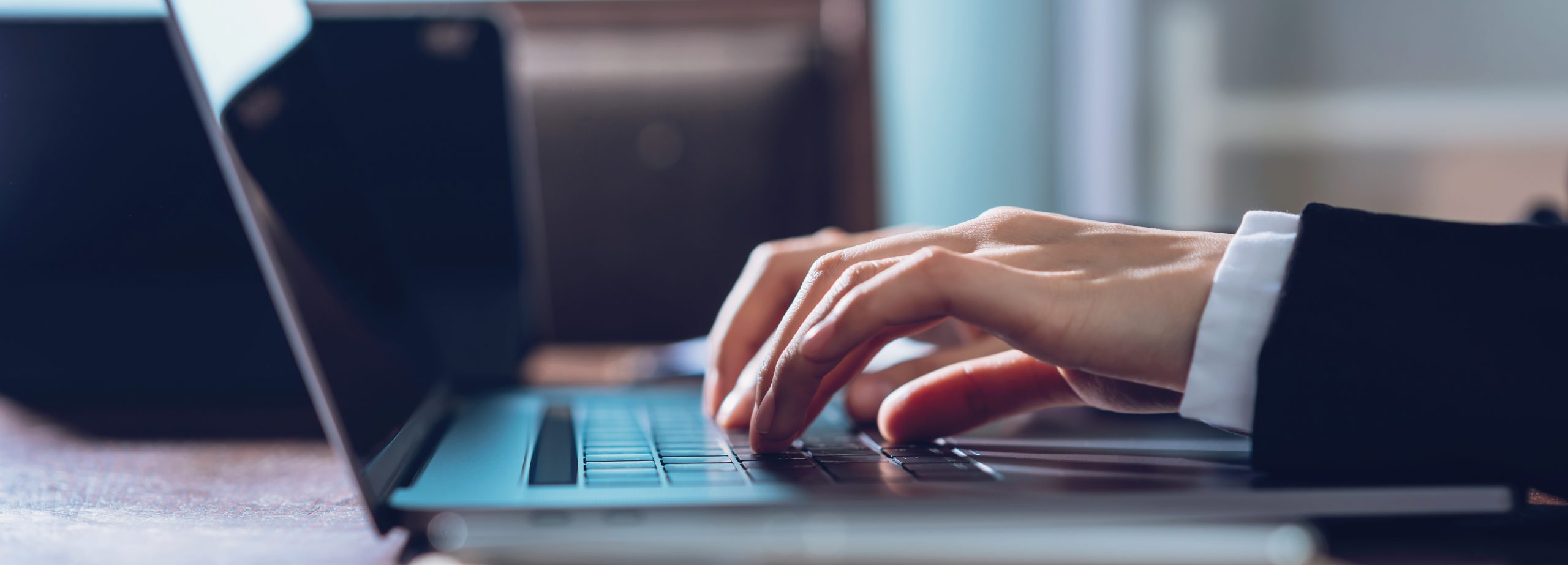 The Pros and Cons of Previous Employment Verification